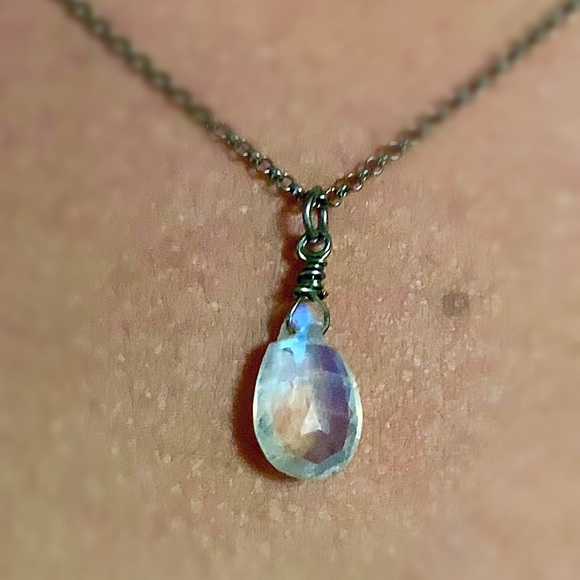Genuine AAA+ Quality Moonstone Pendant! - Picture 3 of 4